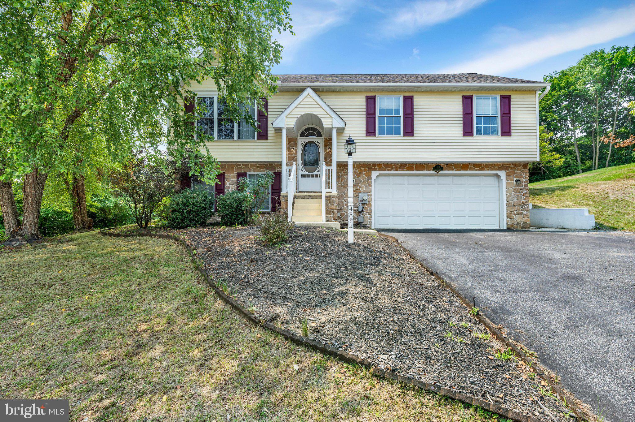 401 RABBIT HILL LANE