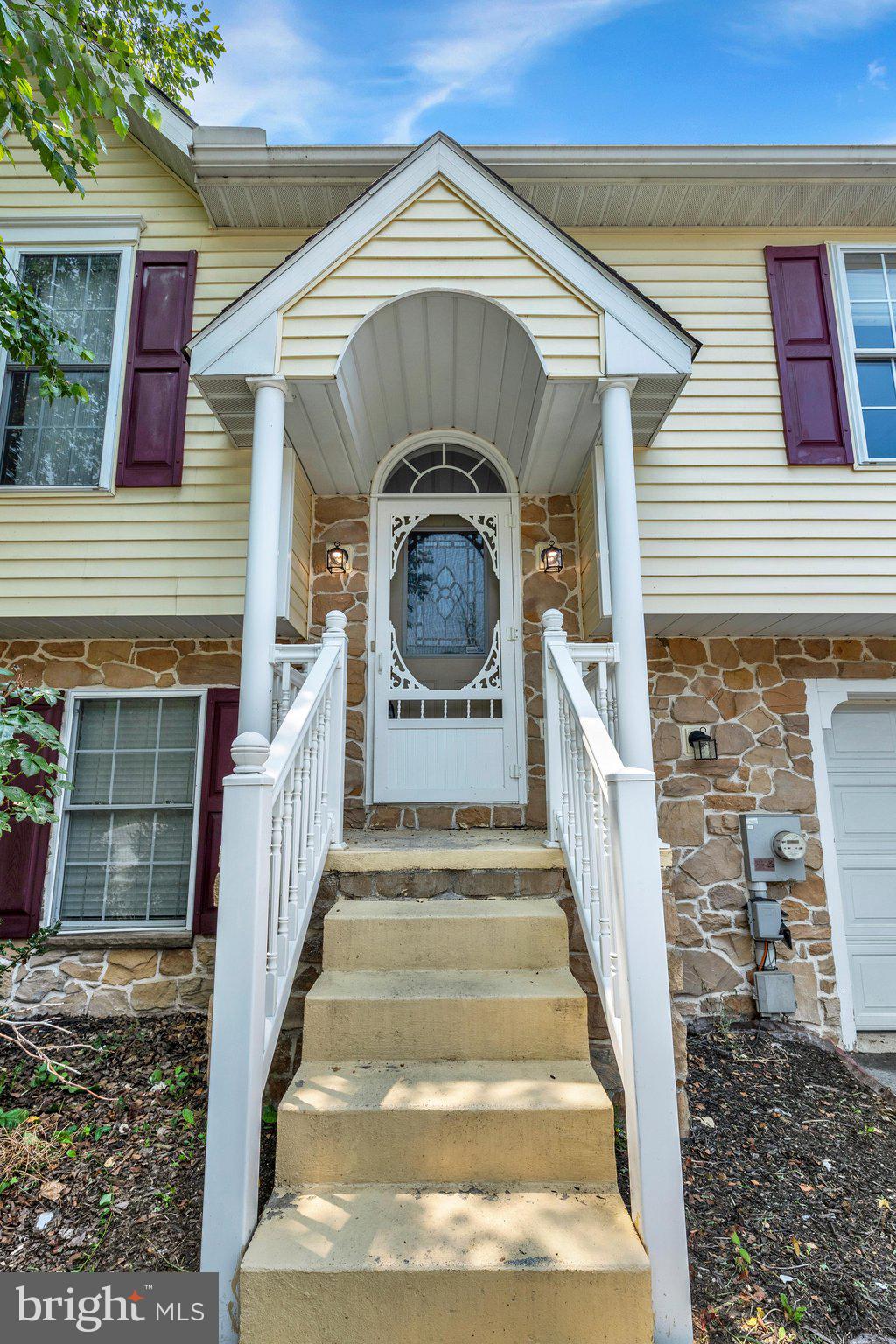 401 RABBIT HILL LANE