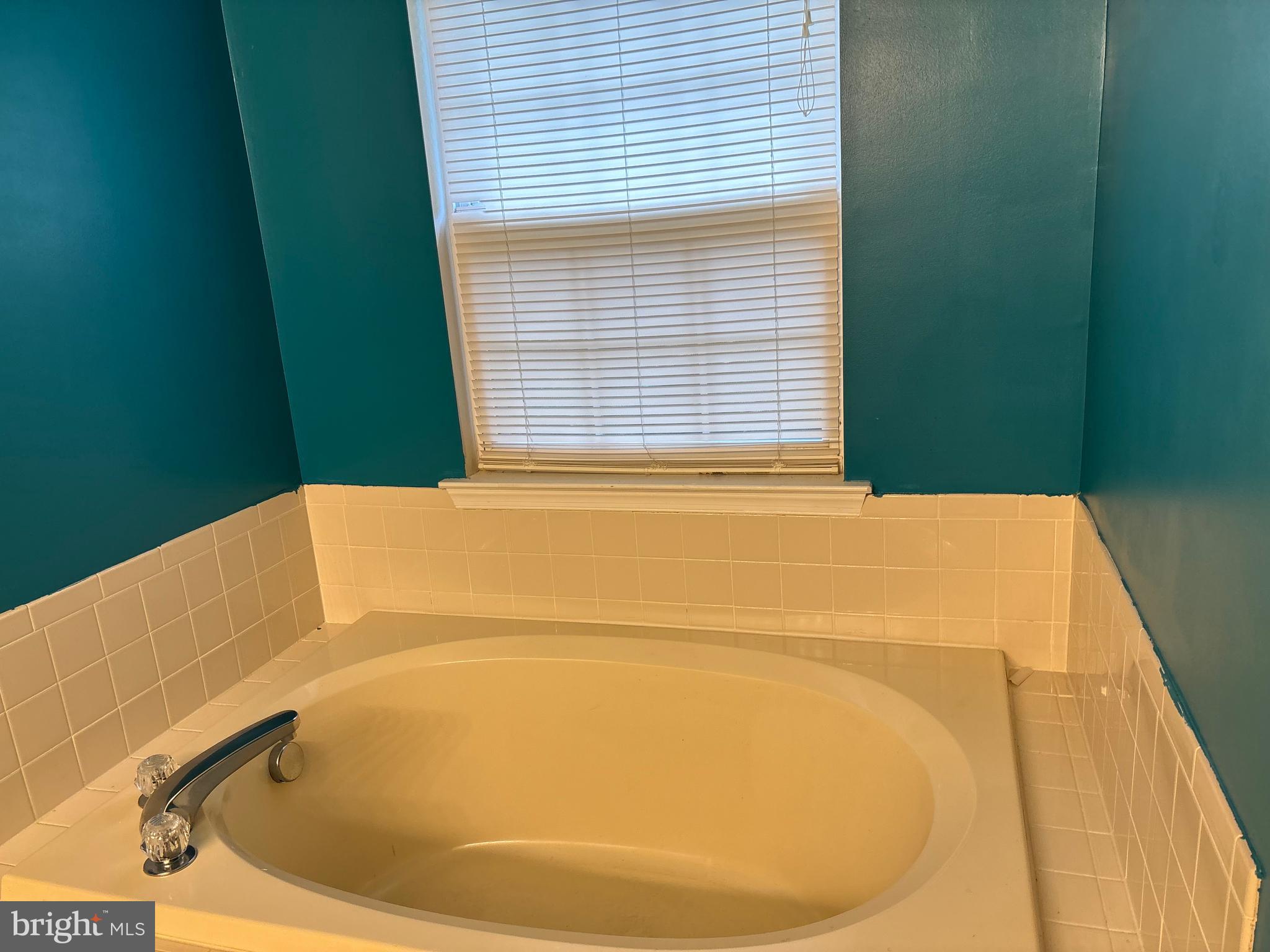 WESTBURY PUB - Residential Lease