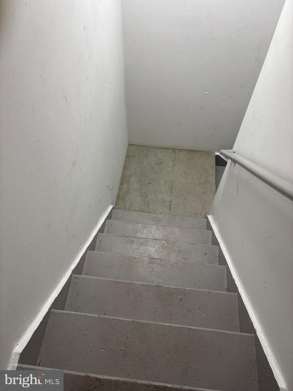 WESTBURY PUB - Residential Lease