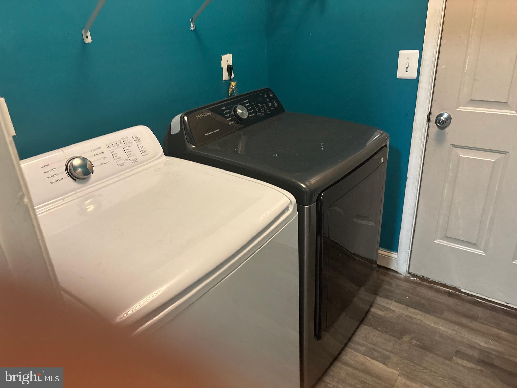 WESTBURY PUB - Residential Lease