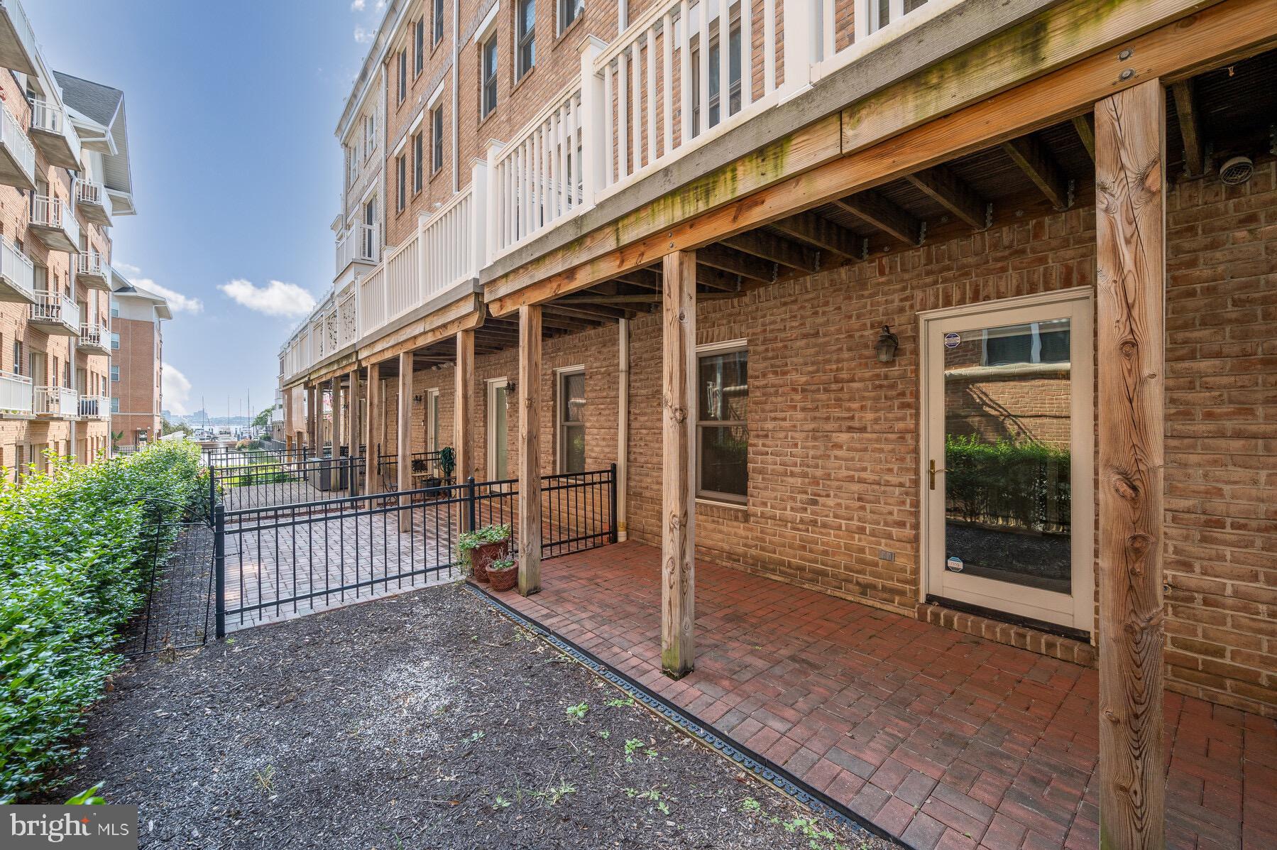 HARBORVIEW - Residential Lease