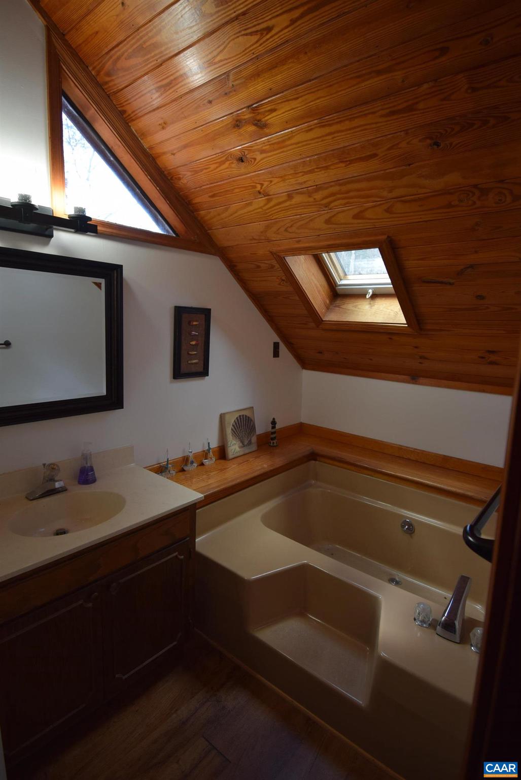 LAKE MONTICELLO - Residential Lease