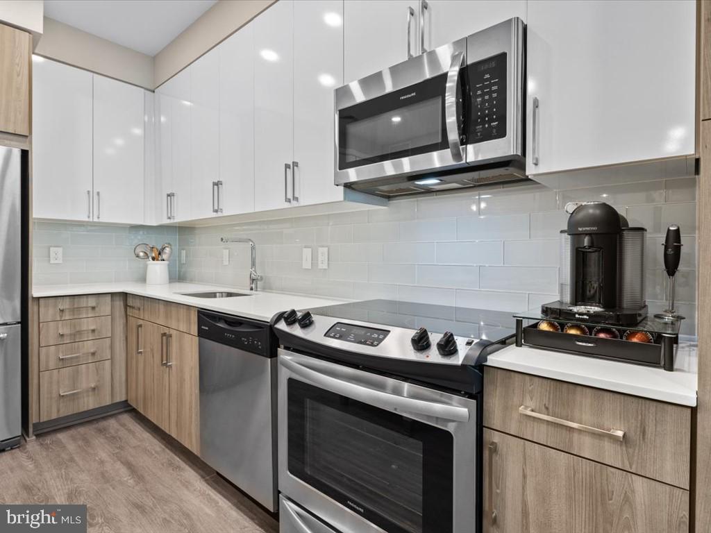 145 RIVERHAVEN DRIVE 125