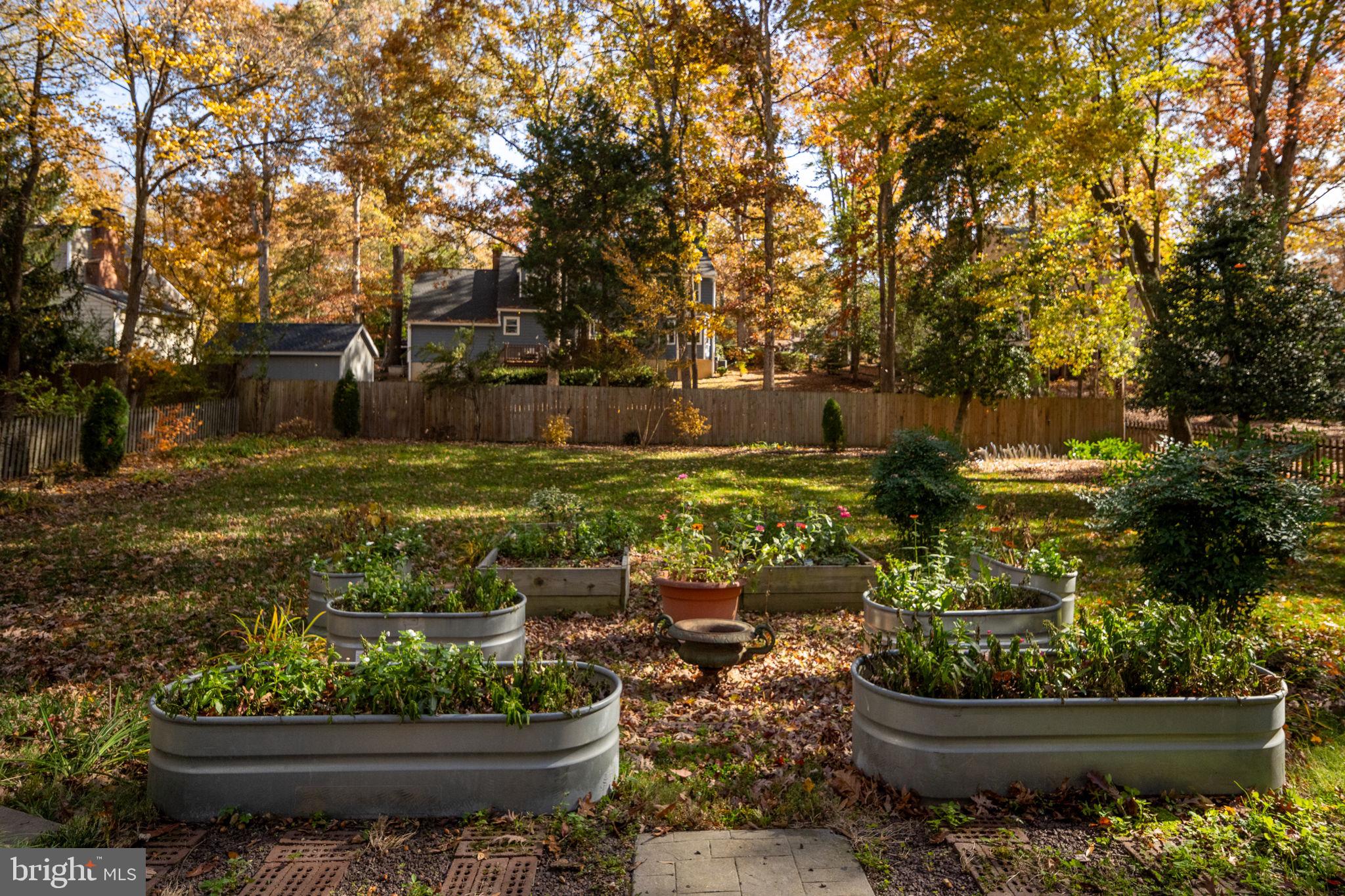 BREEZEWOOD - Residential