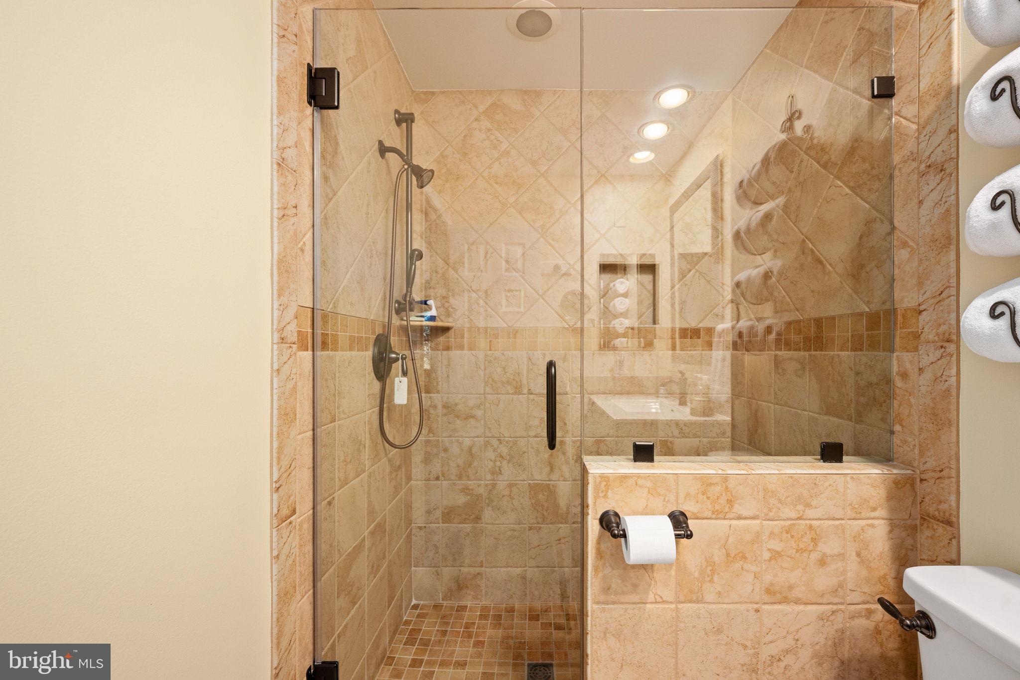 BREEZEWOOD - Residential