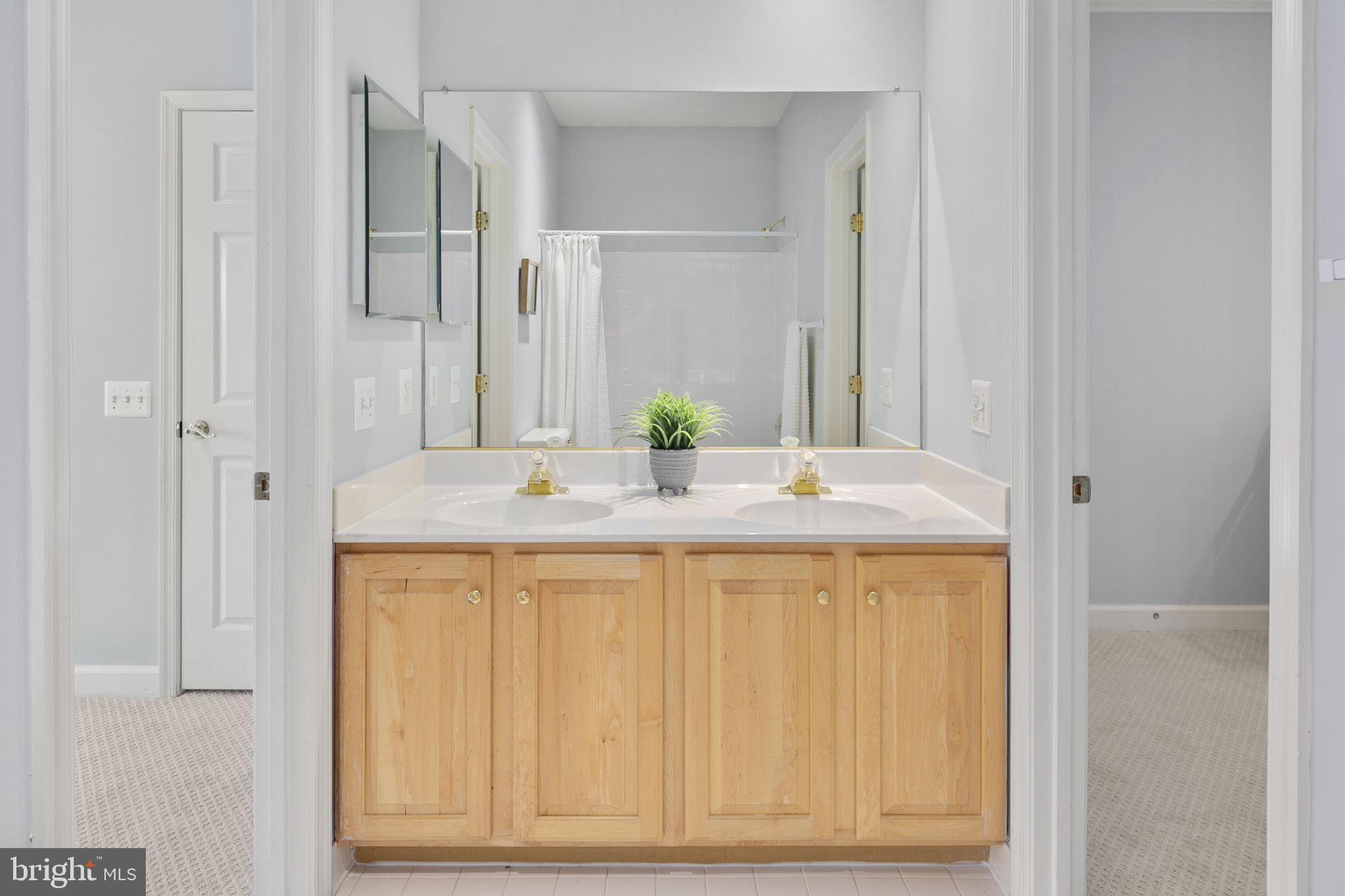 LOCKMAR - Residential