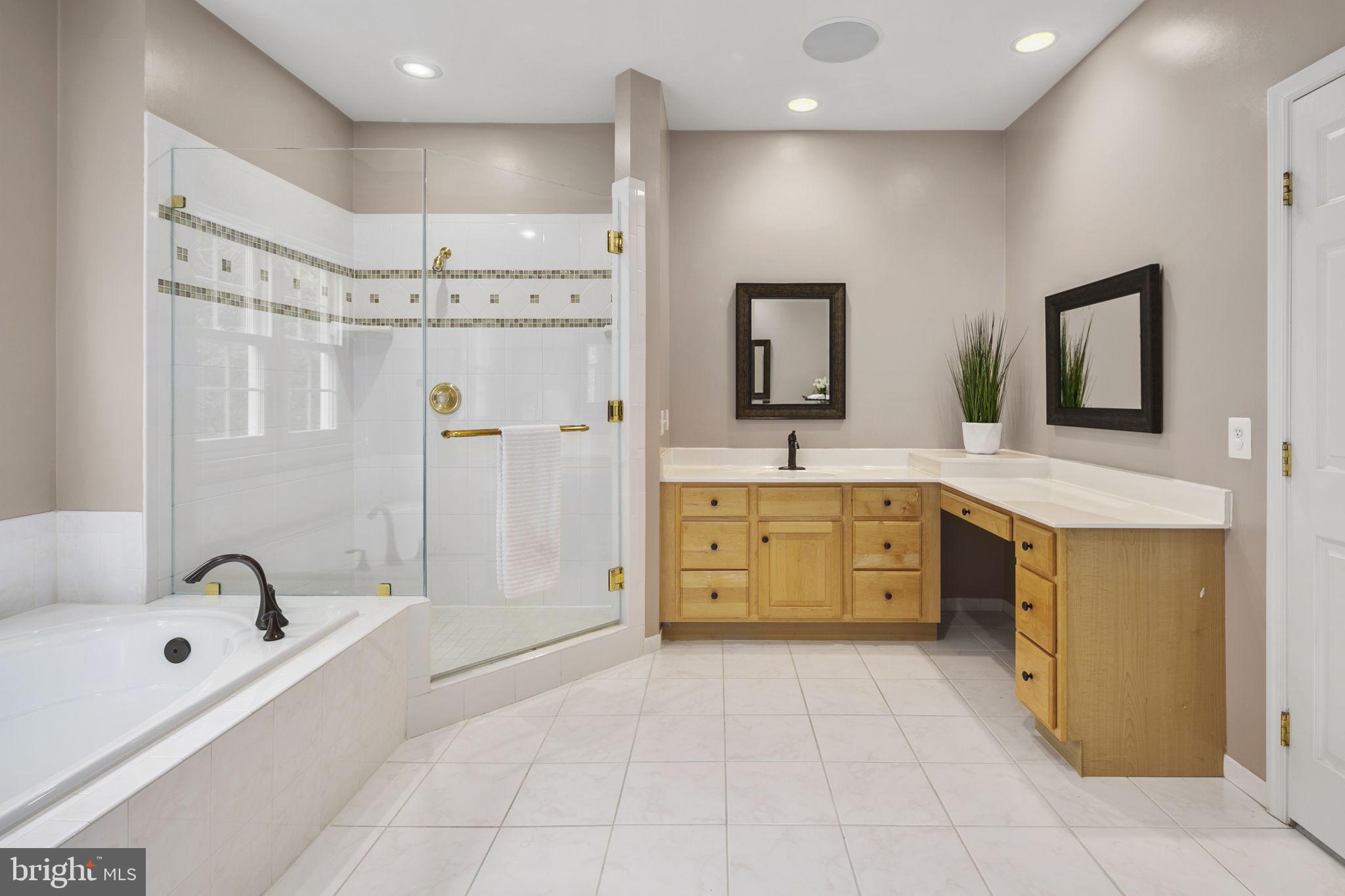 LOCKMAR - Residential