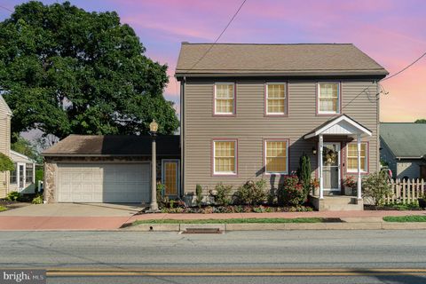Photo of 125 W High Street, Marietta, PA 17547 (MLS # PALA2055362)