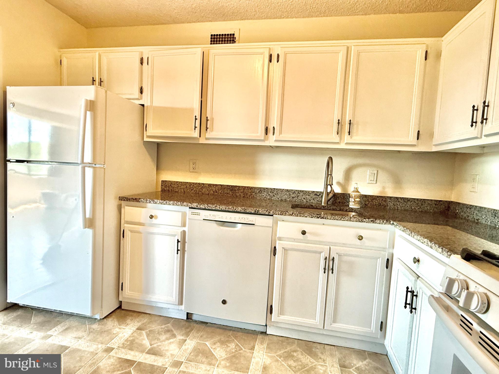 5225 POOKS HILL ROAD 708S