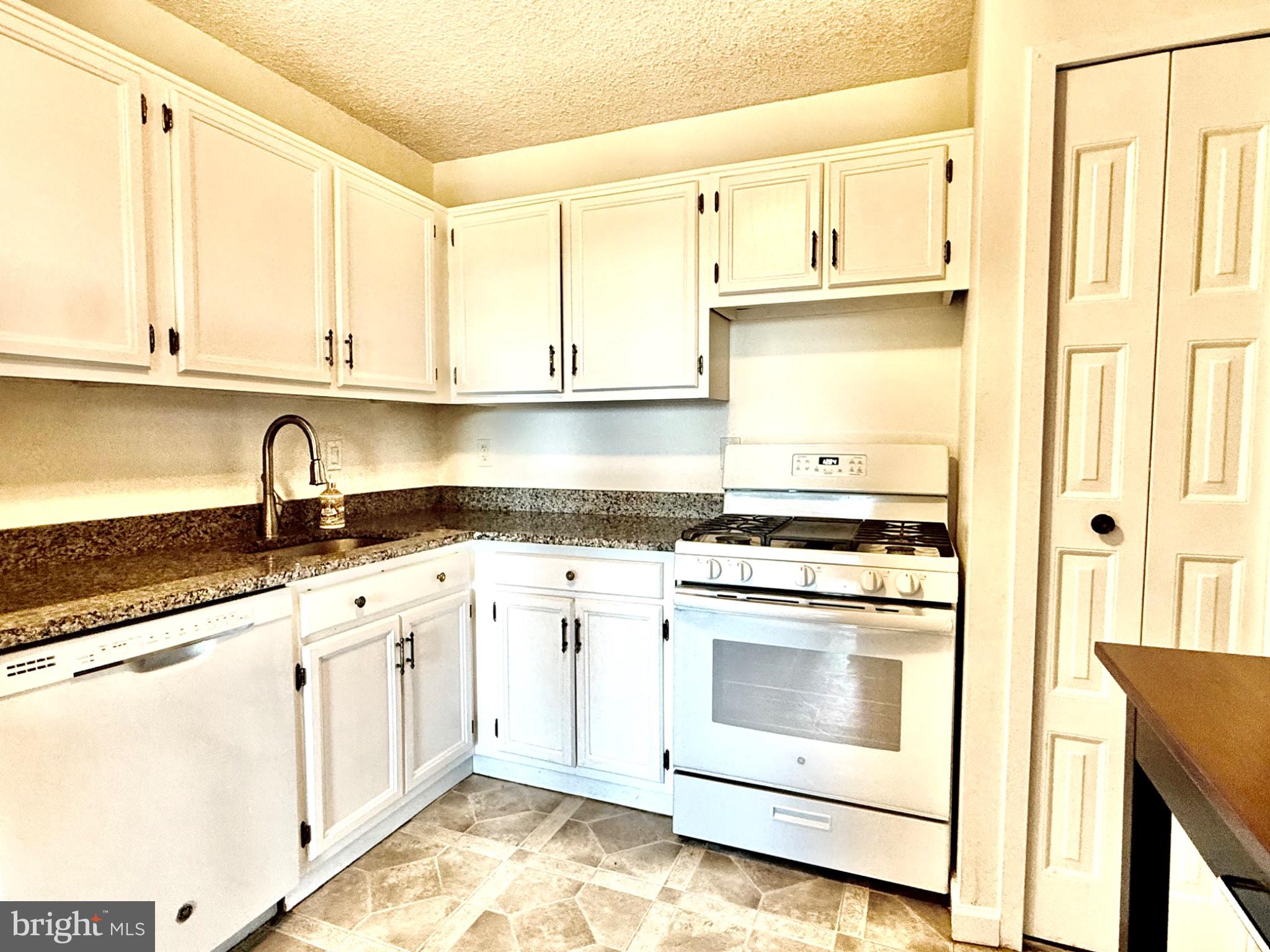 5225 POOKS HILL ROAD 708S