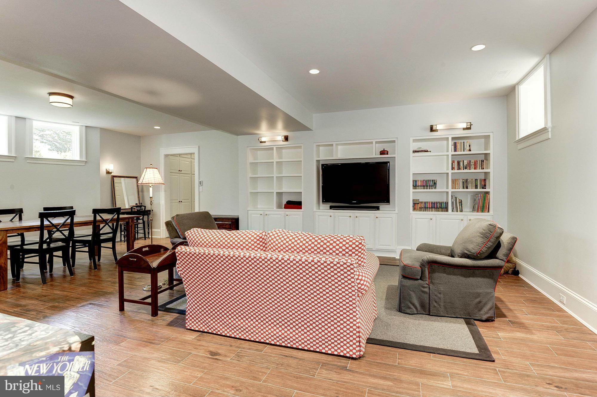 CLEVELAND PARK - Residential