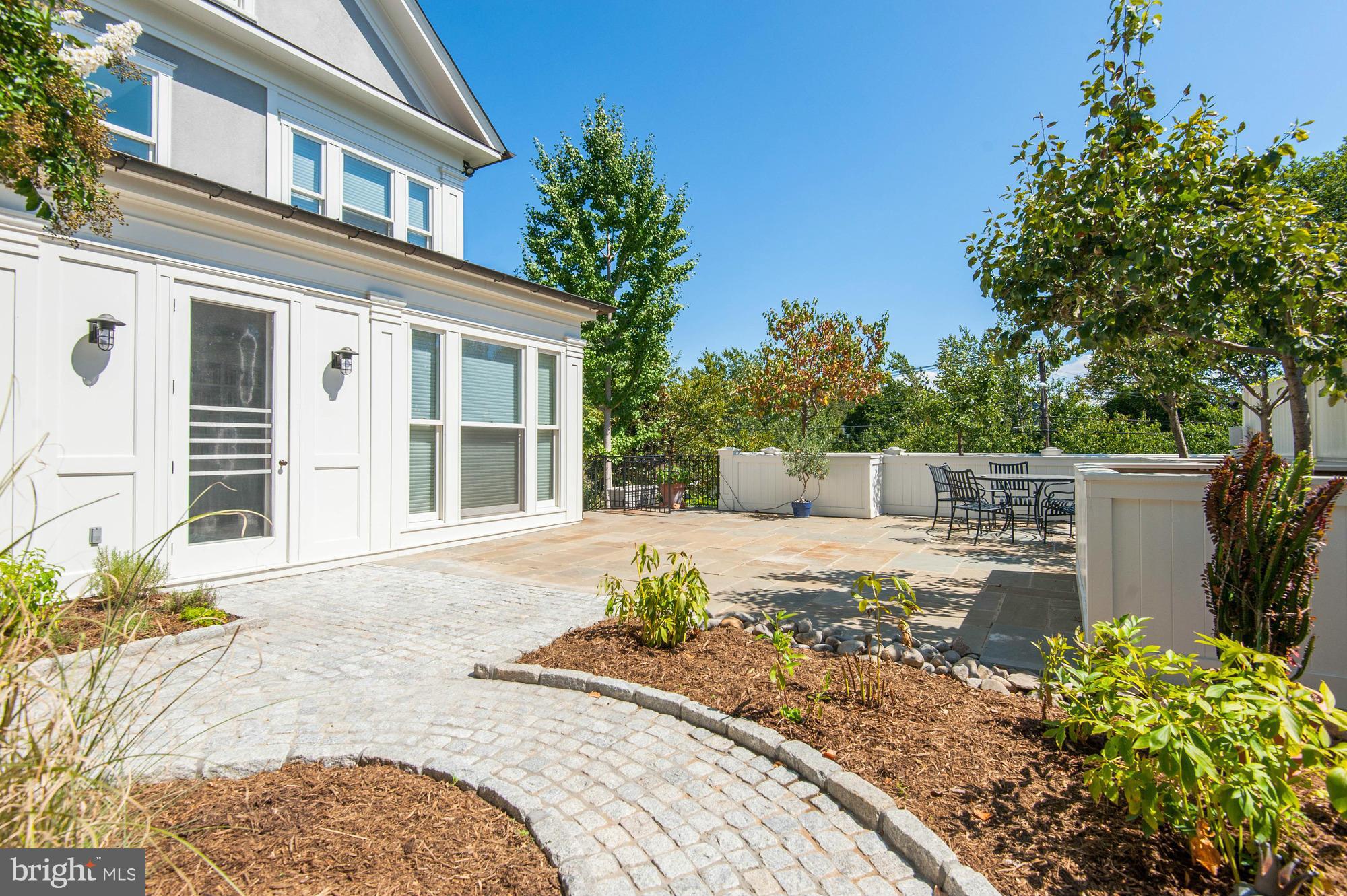 CLEVELAND PARK - Residential