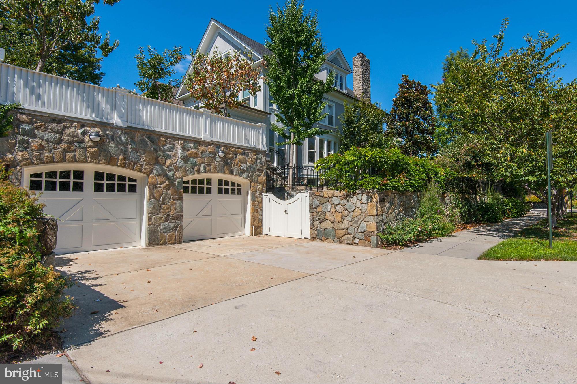 CLEVELAND PARK - Residential