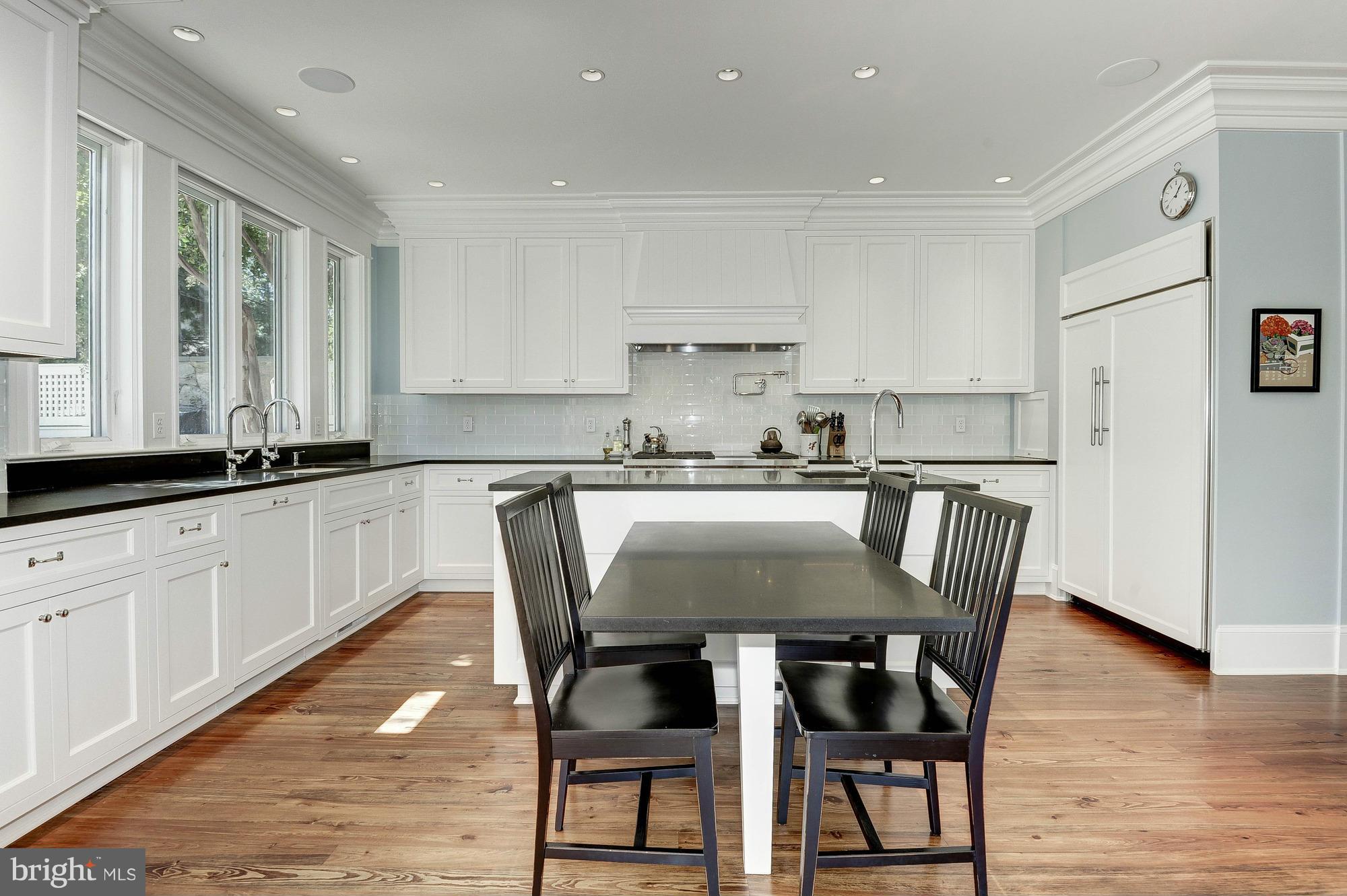 CLEVELAND PARK - Residential