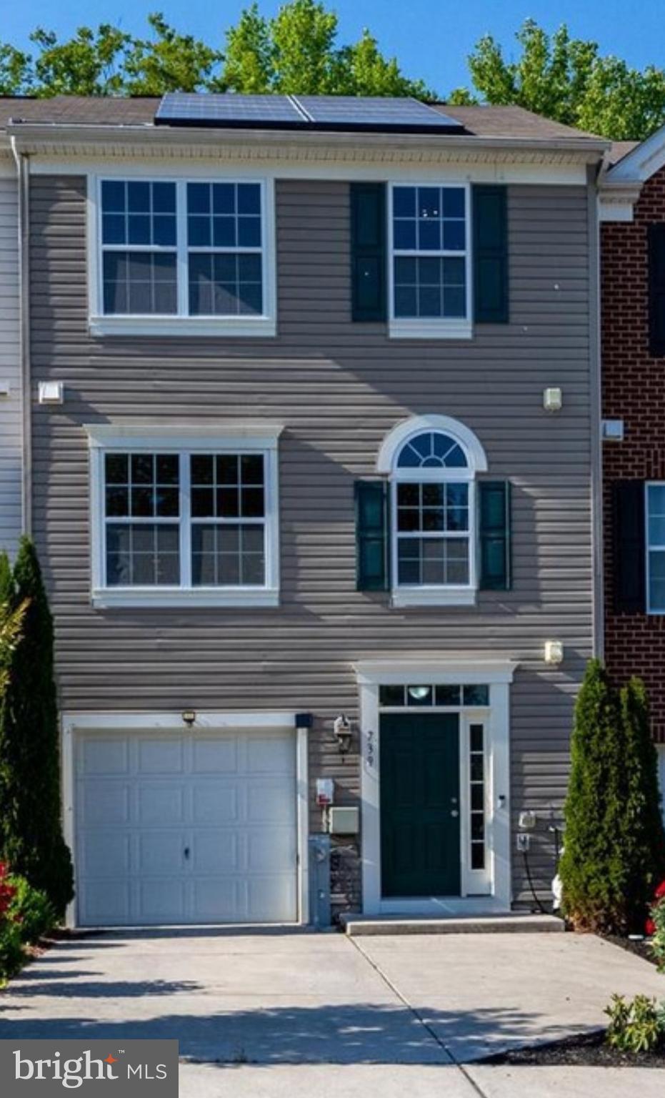 HOLLY WOODS - Residential Lease