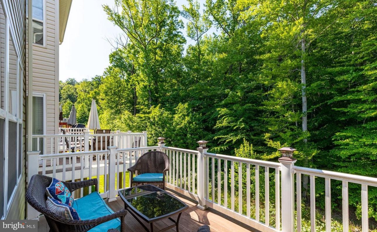 HOLLY WOODS - Residential Lease