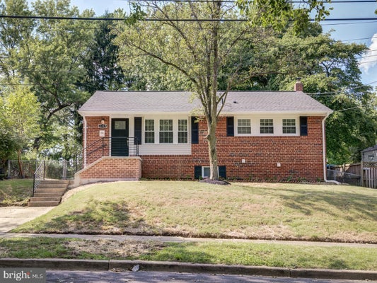 8324 DONOGHUE DR, NEW CARROLLTON, MD 20784 - Image 4dc13b694e565ff8dcbd2a6826e2edbc/2953810524