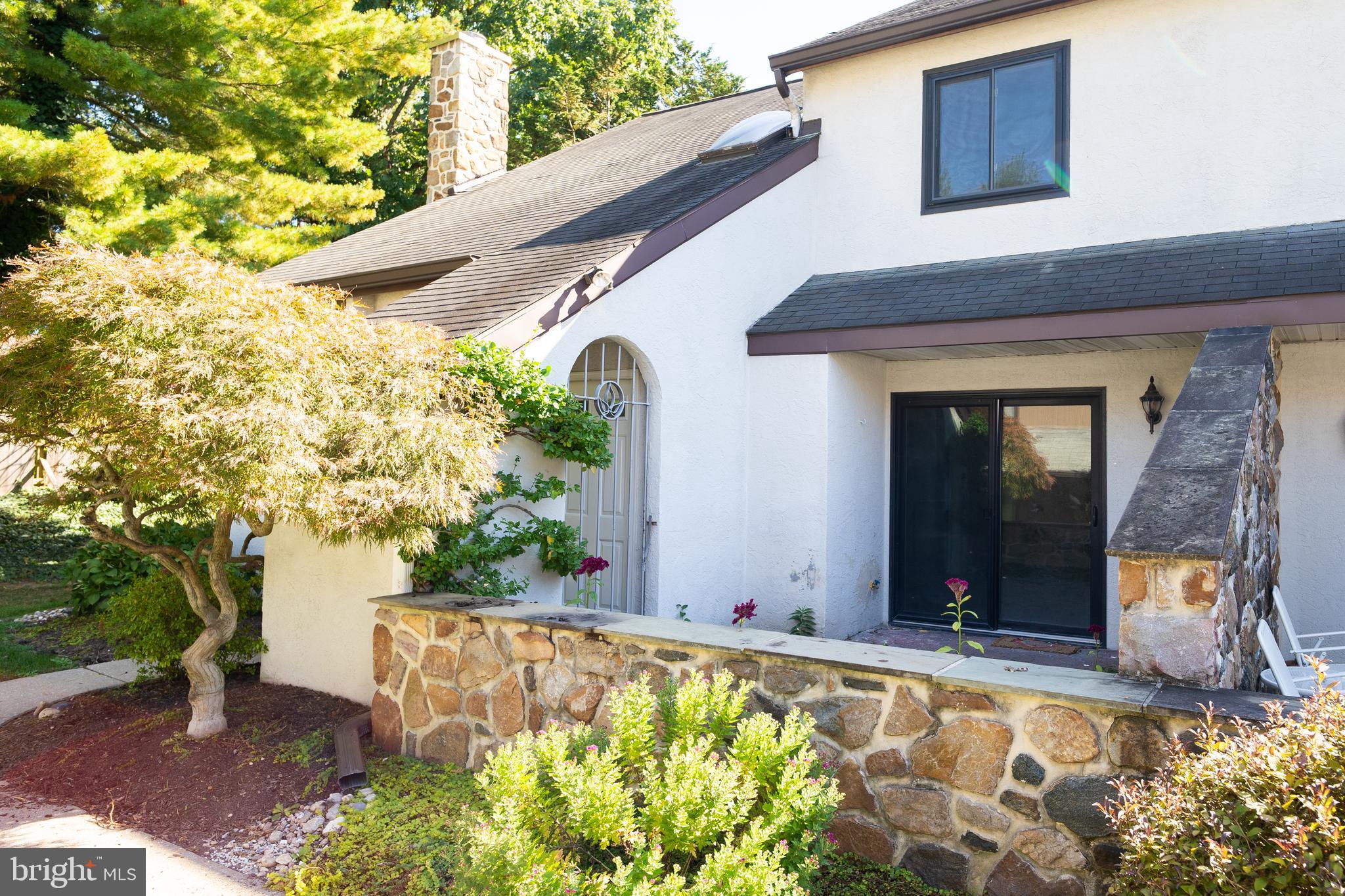 PINE CREST - Residential