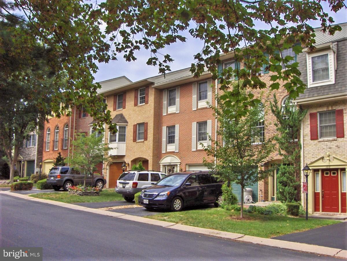 NORTH GATE TOWNE HOMES - Residential