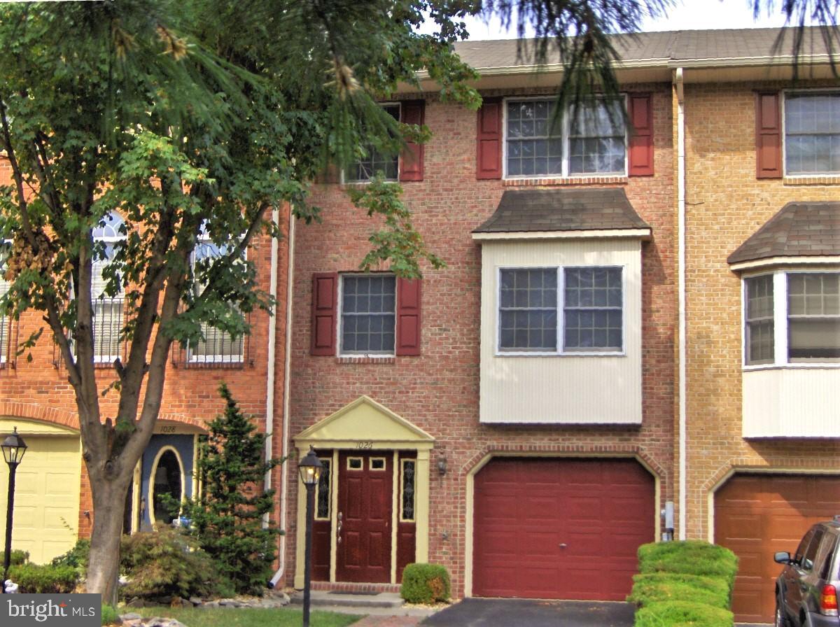 NORTH GATE TOWNE HOMES - Residential