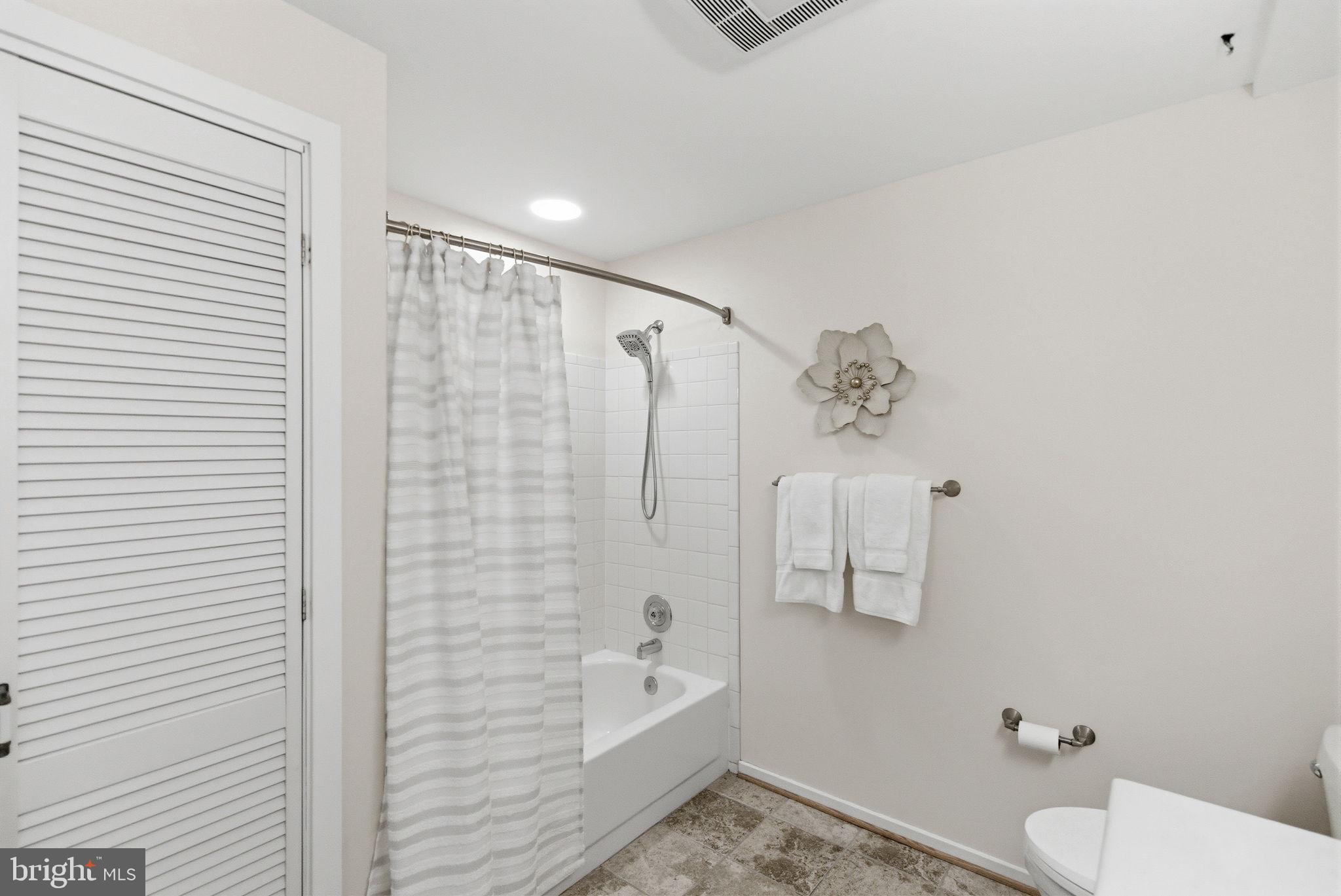 COUNTRYSIDE - Residential