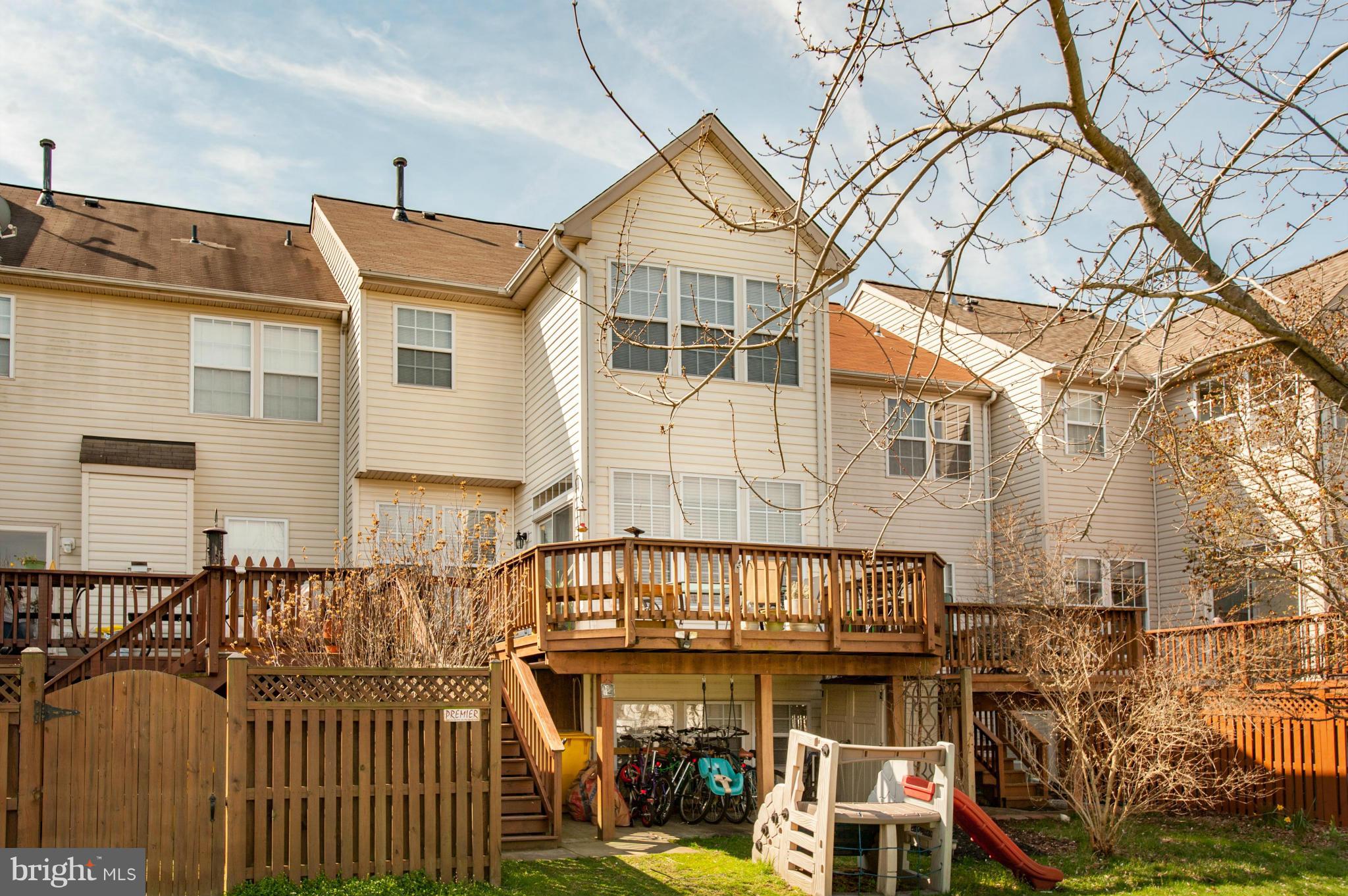 FARMINGTON VILLAGE - Residential