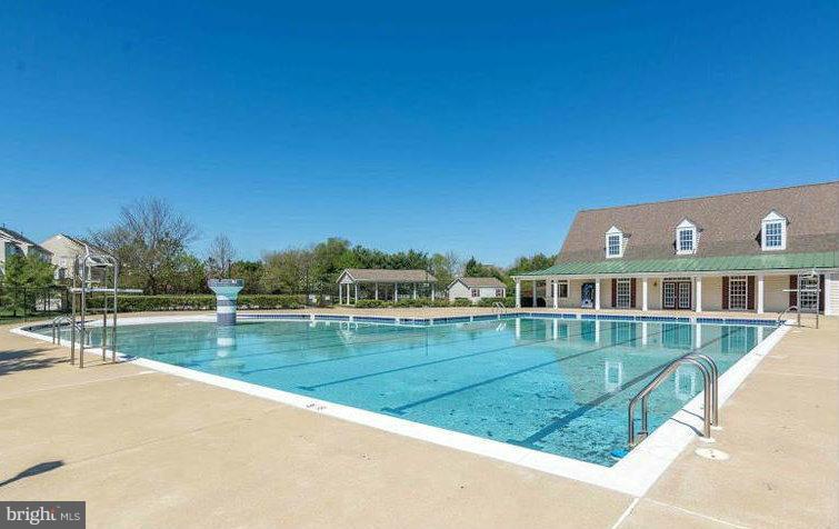 FARMINGTON VILLAGE - Residential