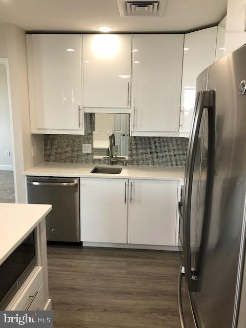 PARAMOUNT - Residential Lease