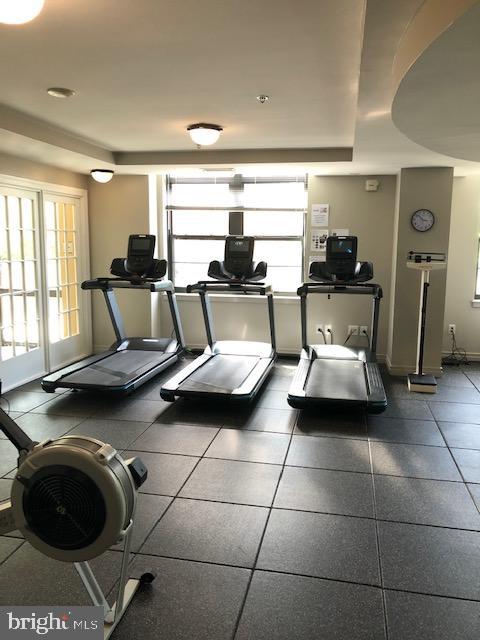 PARAMOUNT - Residential Lease