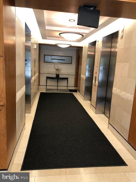 PARAMOUNT - Residential Lease