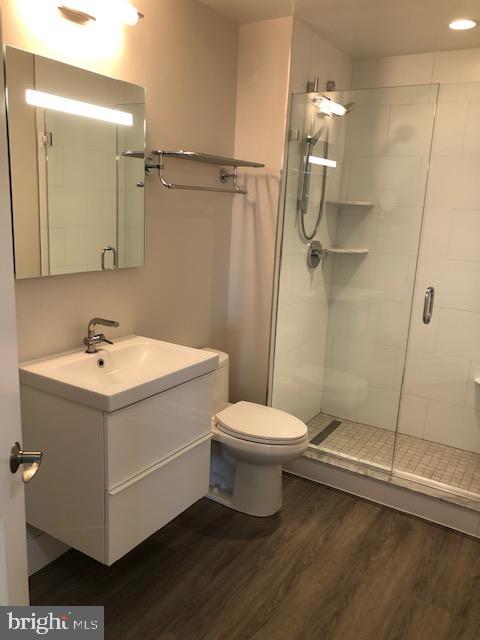 PARAMOUNT - Residential Lease