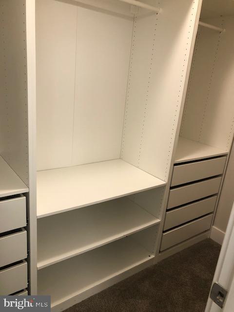 PARAMOUNT - Residential Lease