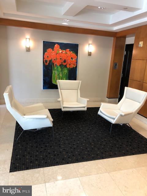 PARAMOUNT - Residential Lease