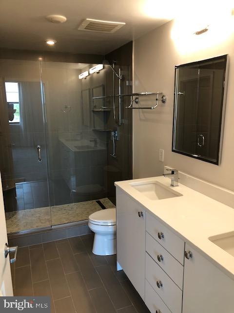 PARAMOUNT - Residential Lease