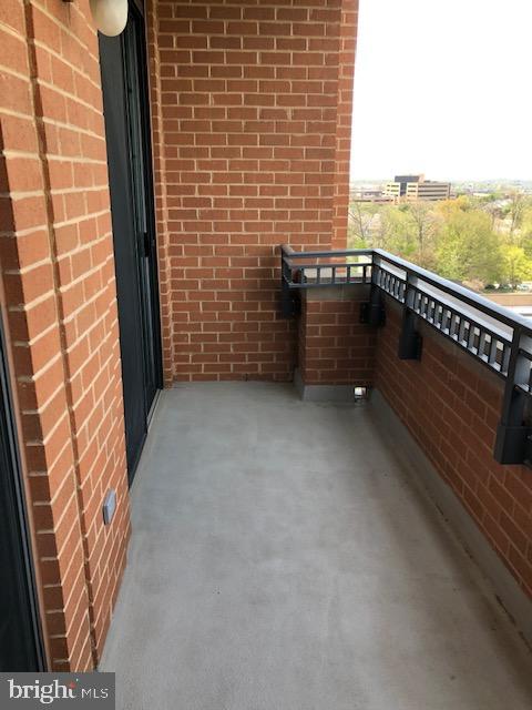 PARAMOUNT - Residential Lease