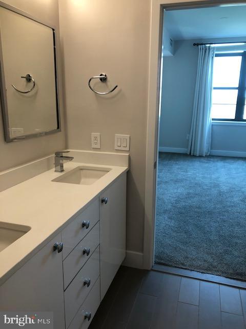 PARAMOUNT - Residential Lease