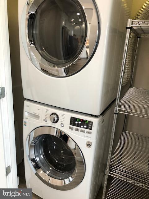 PARAMOUNT - Residential Lease