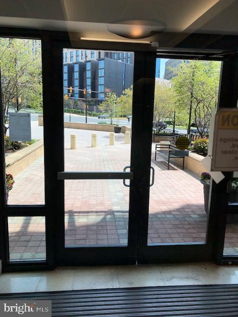 PARAMOUNT - Residential Lease