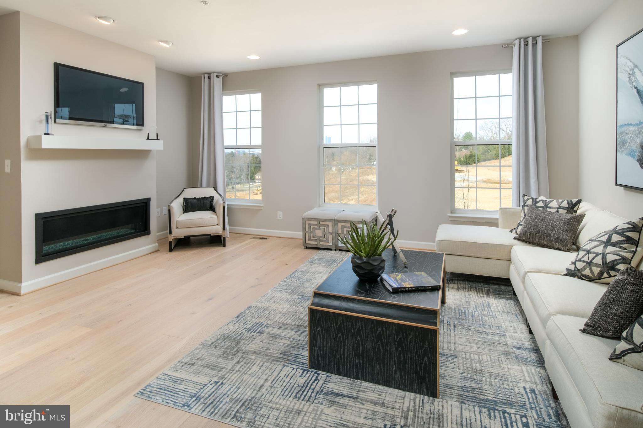 ENCLAVE AT FAIR LAKES - Residential