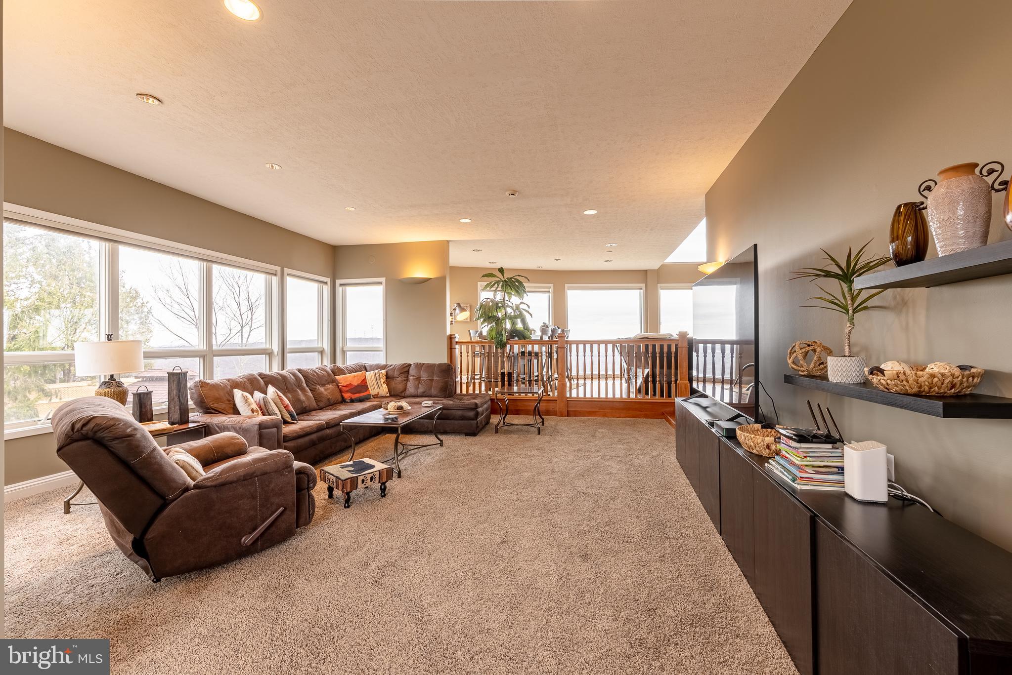 MOUNTAINSIDE - Residential