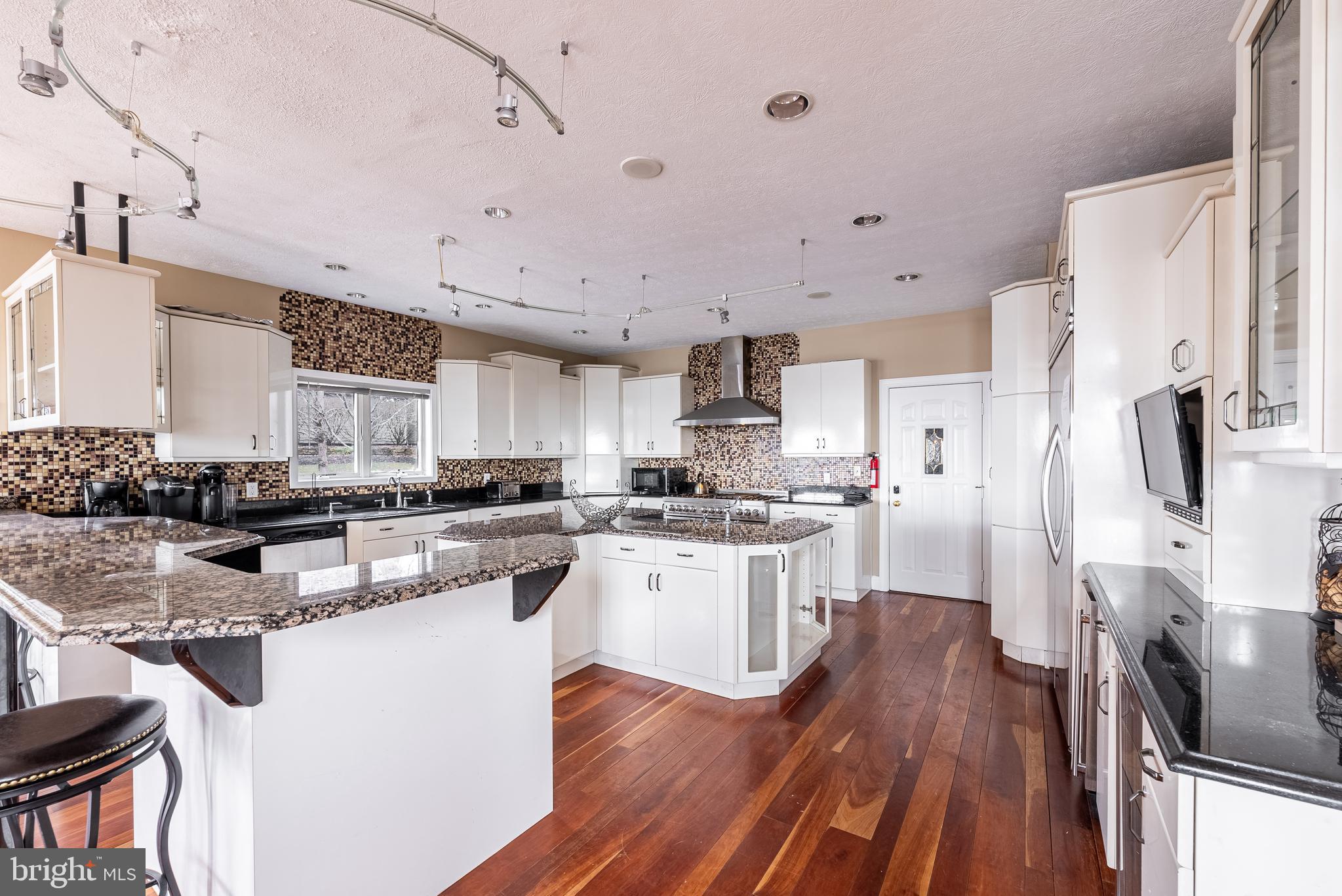 MOUNTAINSIDE - Residential