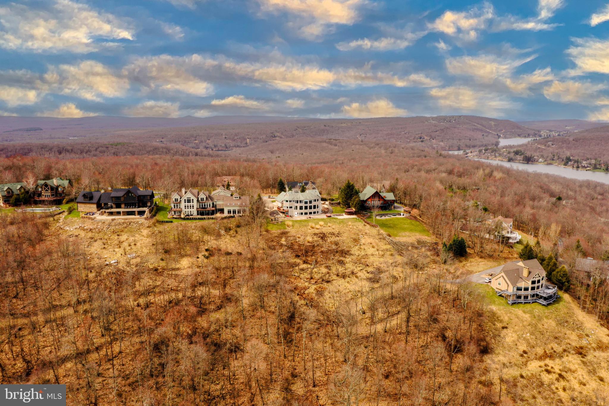 MOUNTAINSIDE - Residential