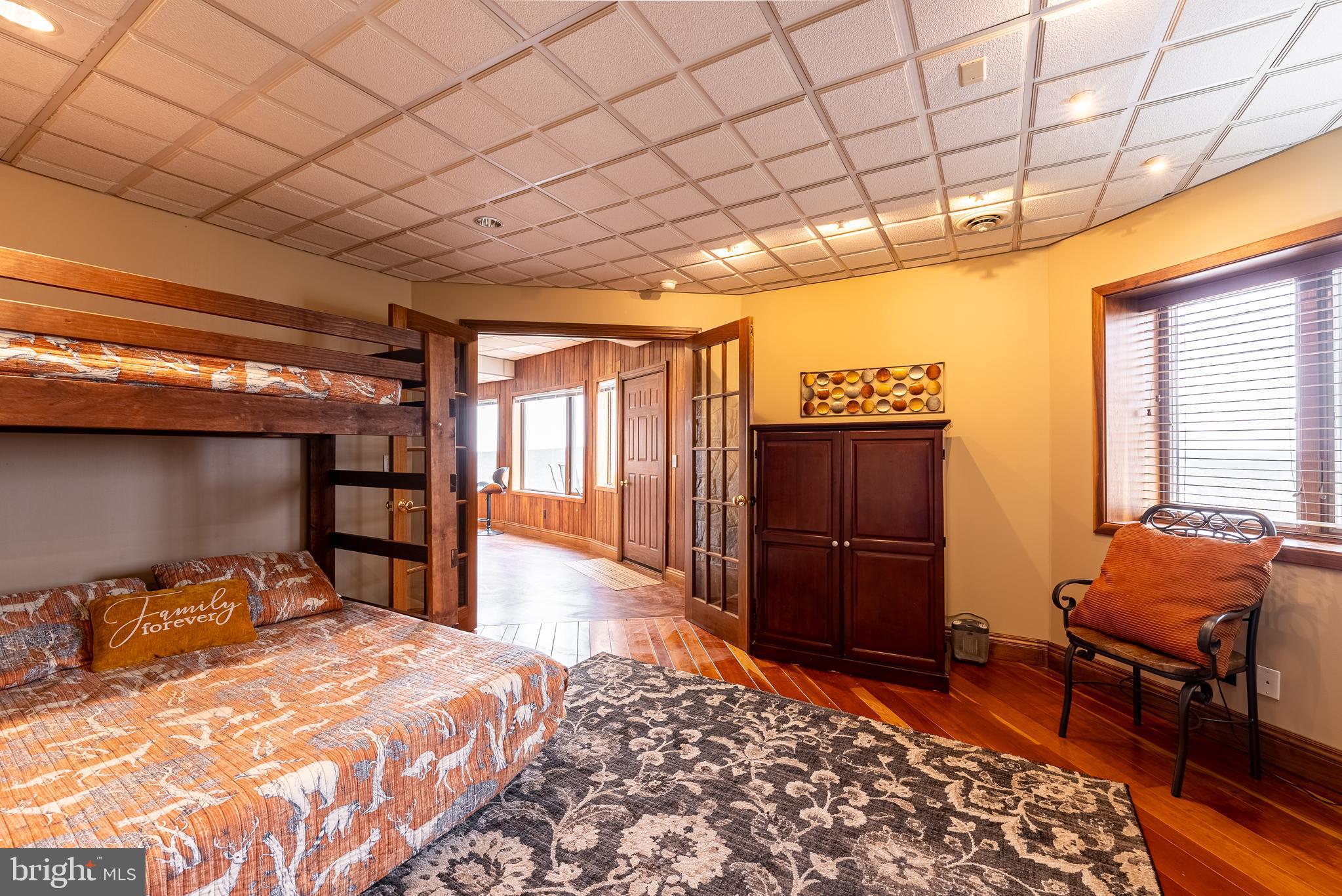 MOUNTAINSIDE - Residential