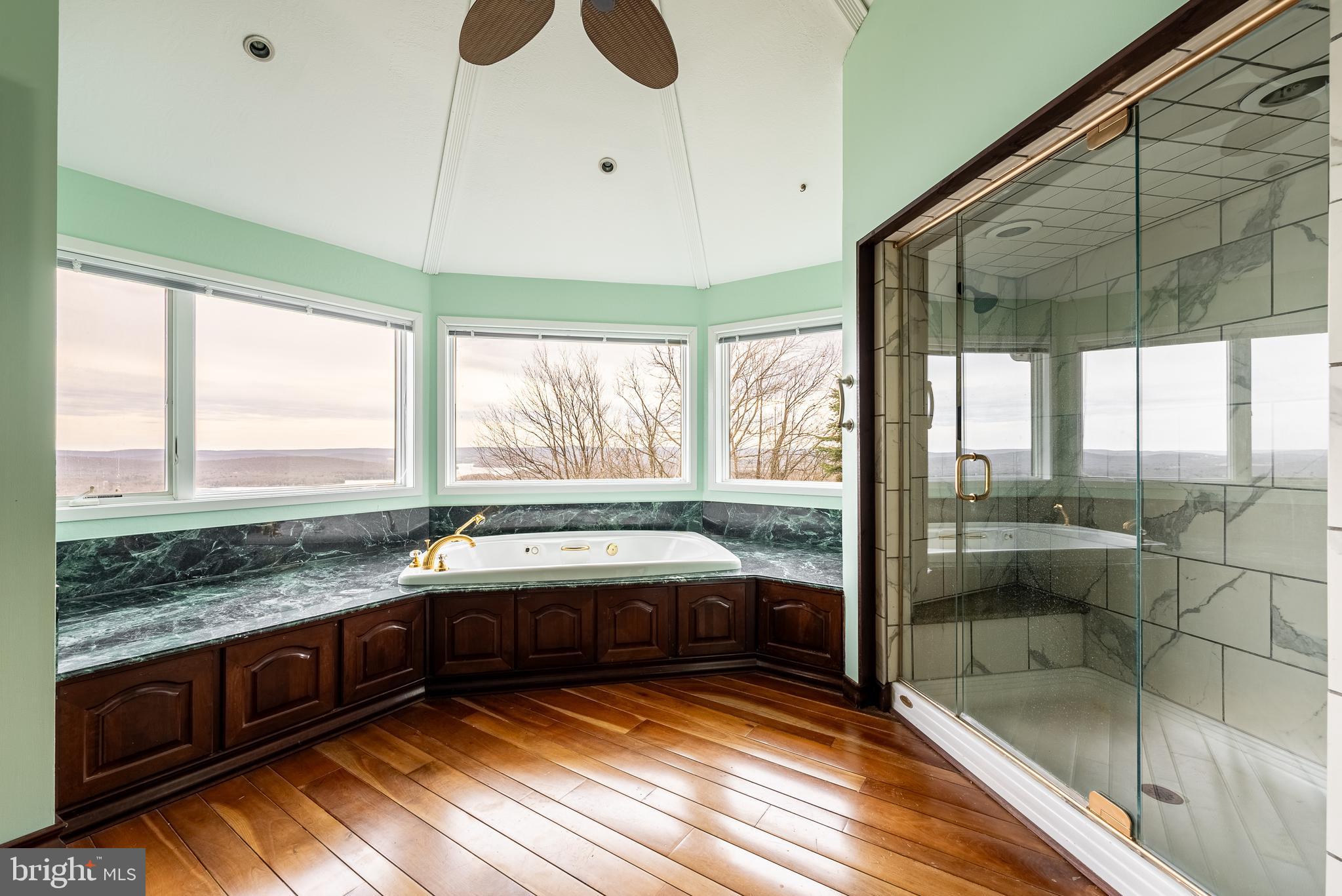 MOUNTAINSIDE - Residential