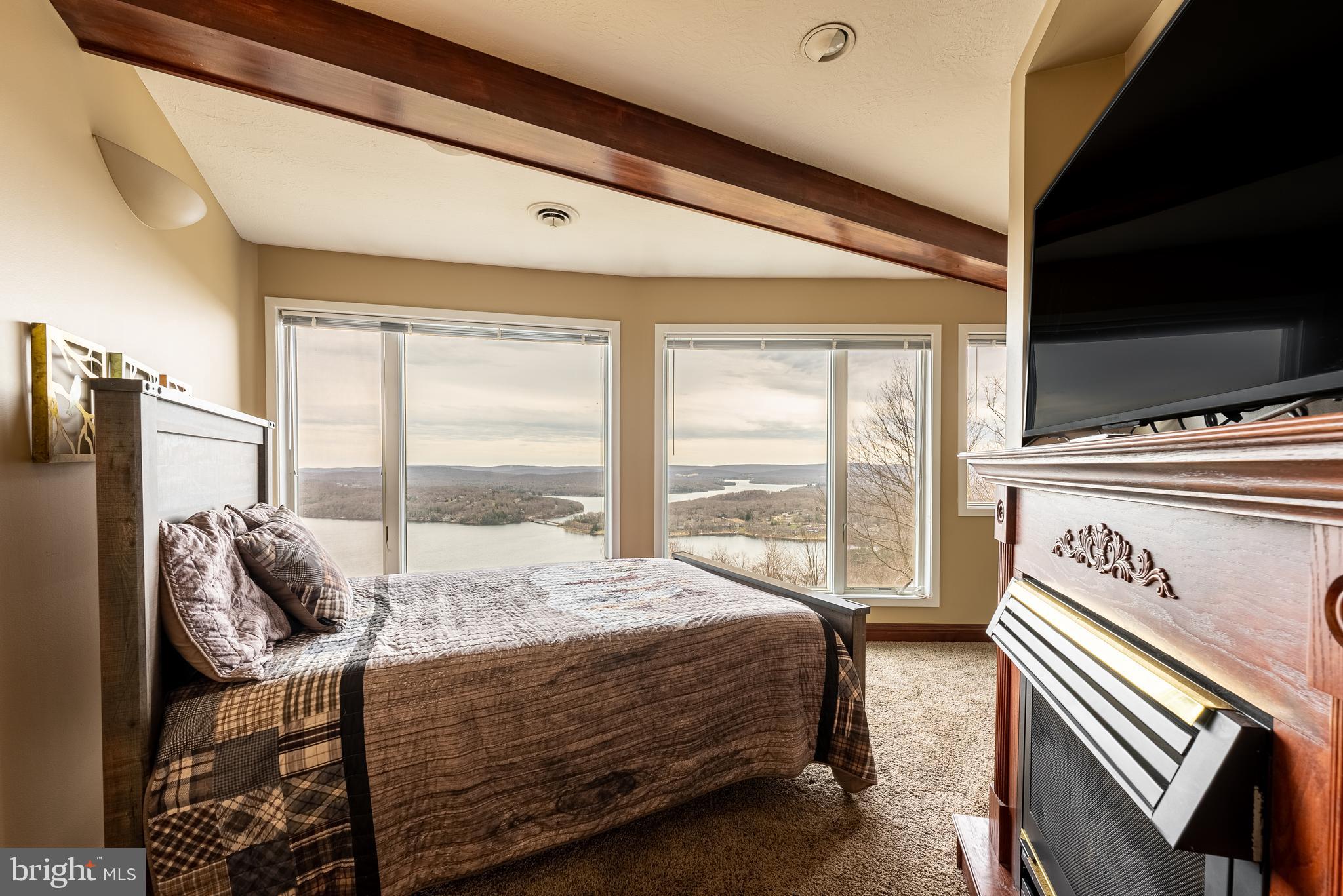 MOUNTAINSIDE - Residential