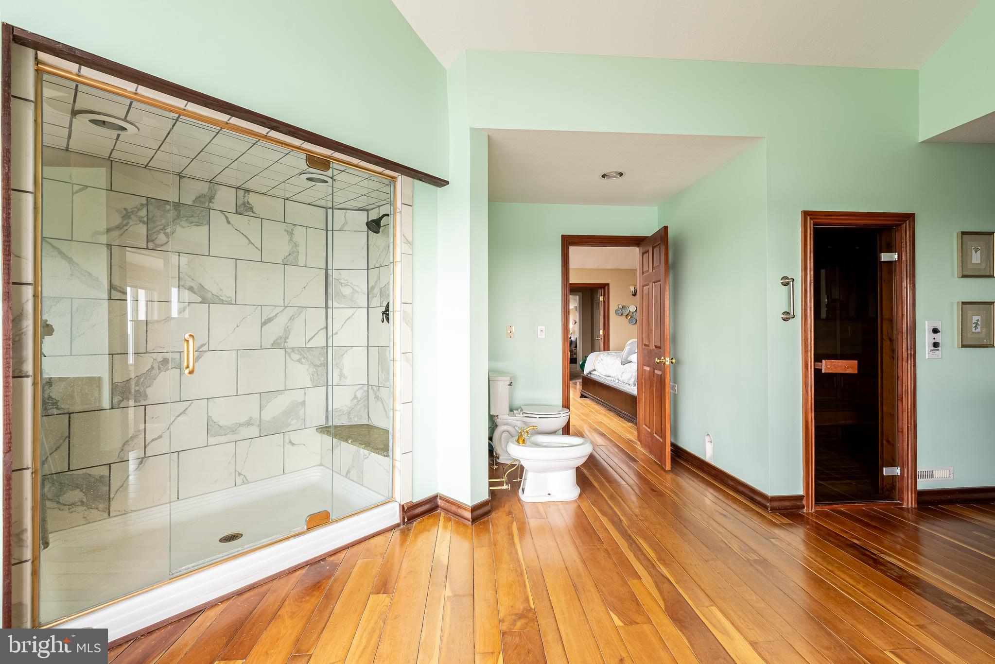 MOUNTAINSIDE - Residential