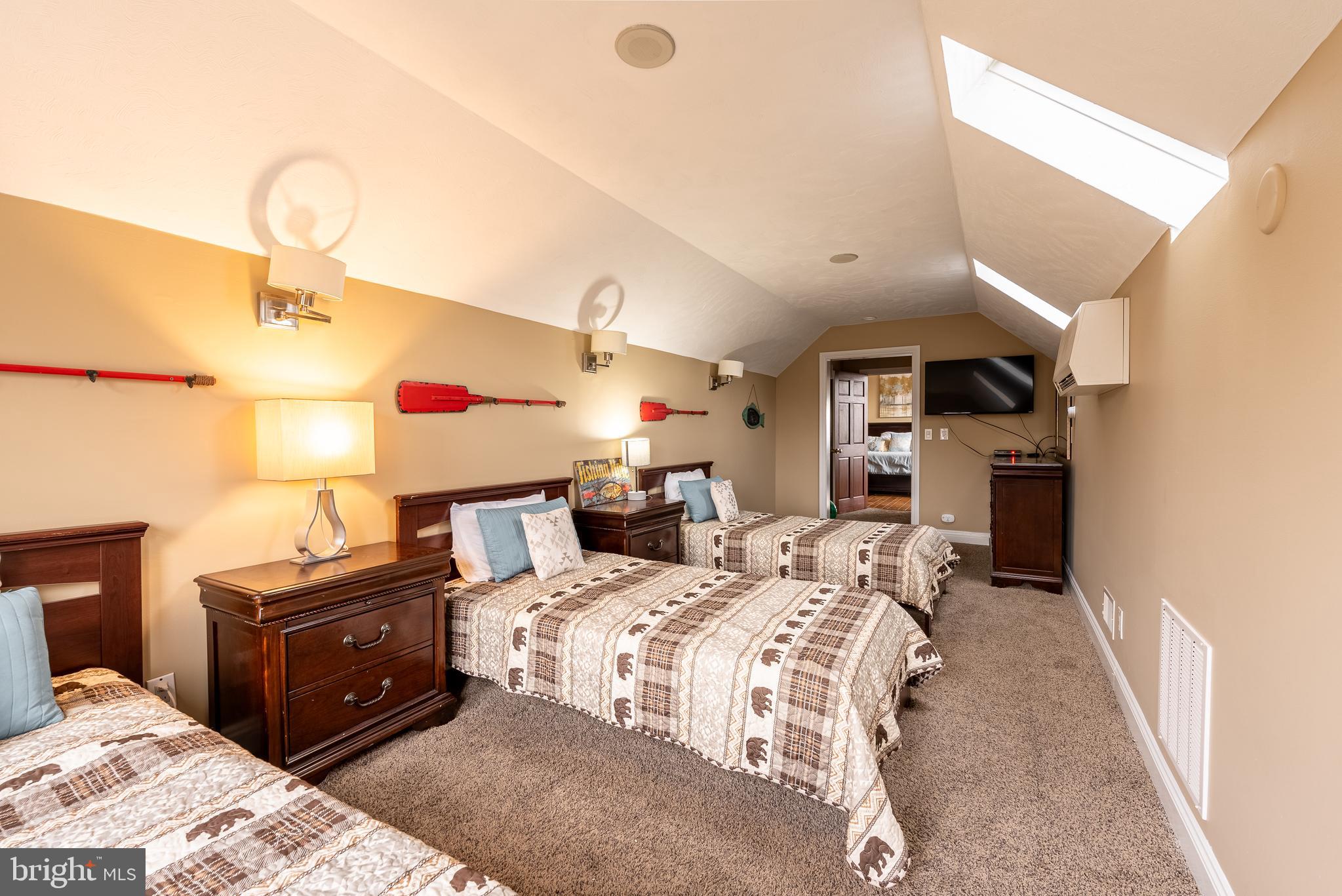 MOUNTAINSIDE - Residential