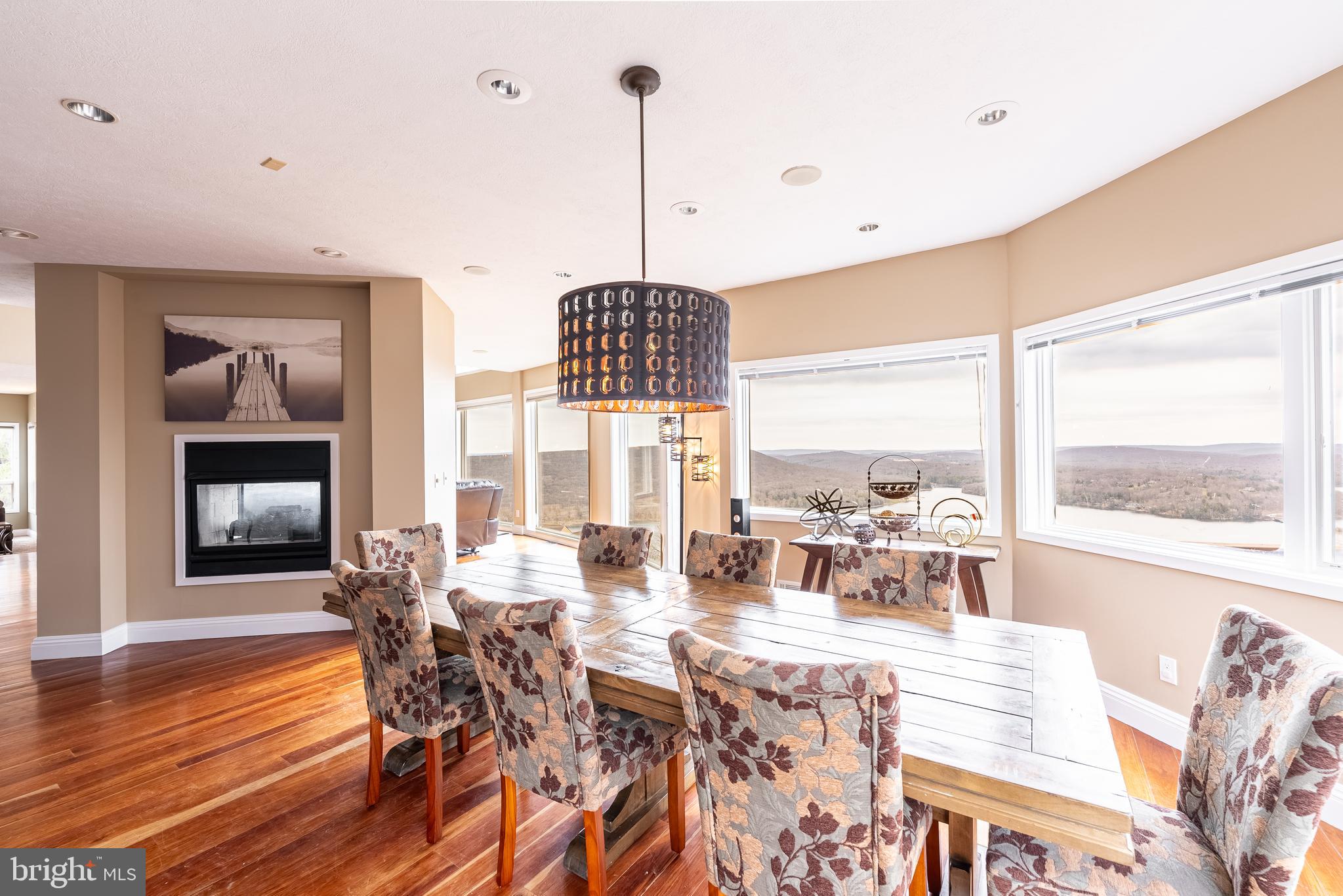 MOUNTAINSIDE - Residential