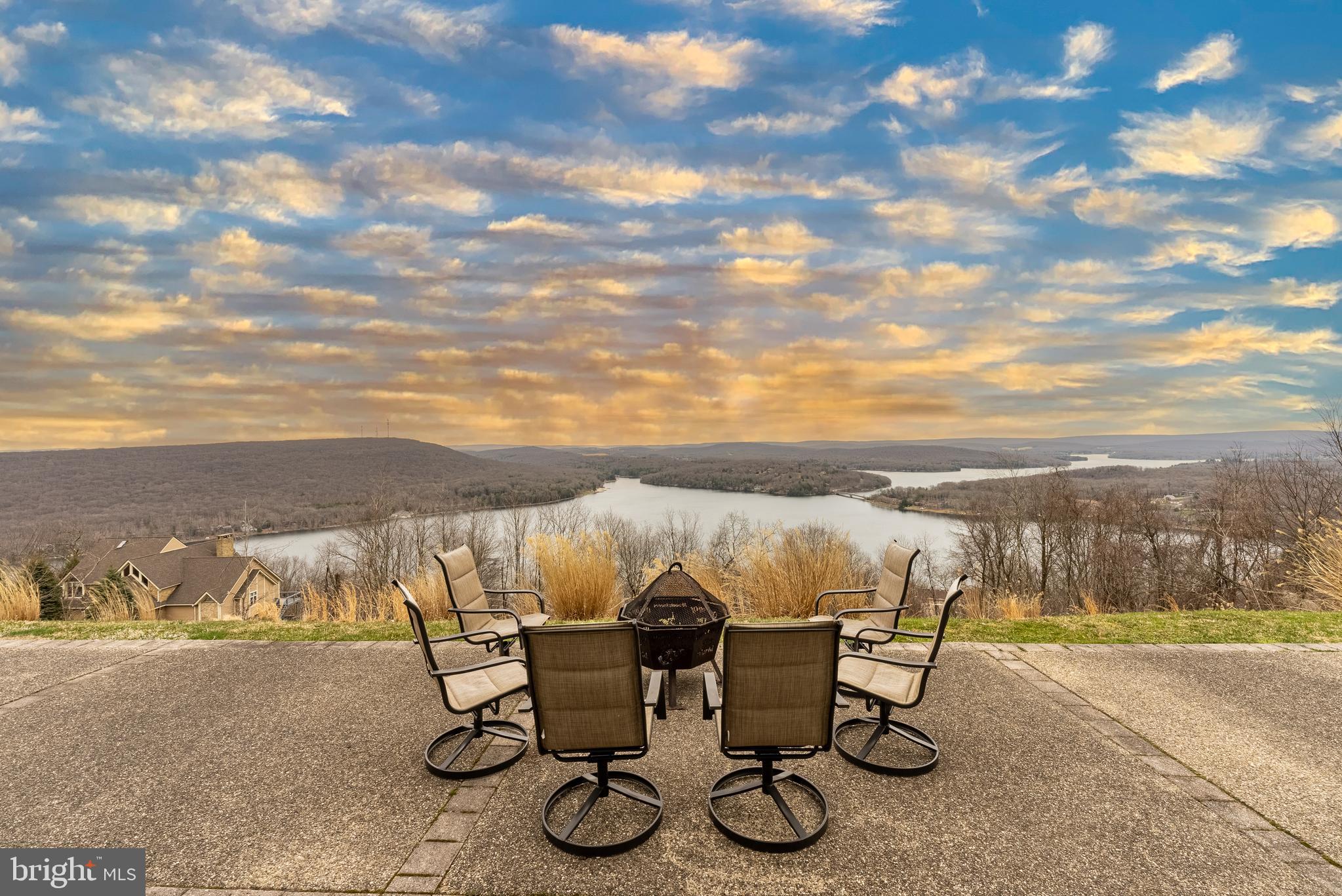 MOUNTAINSIDE - Residential